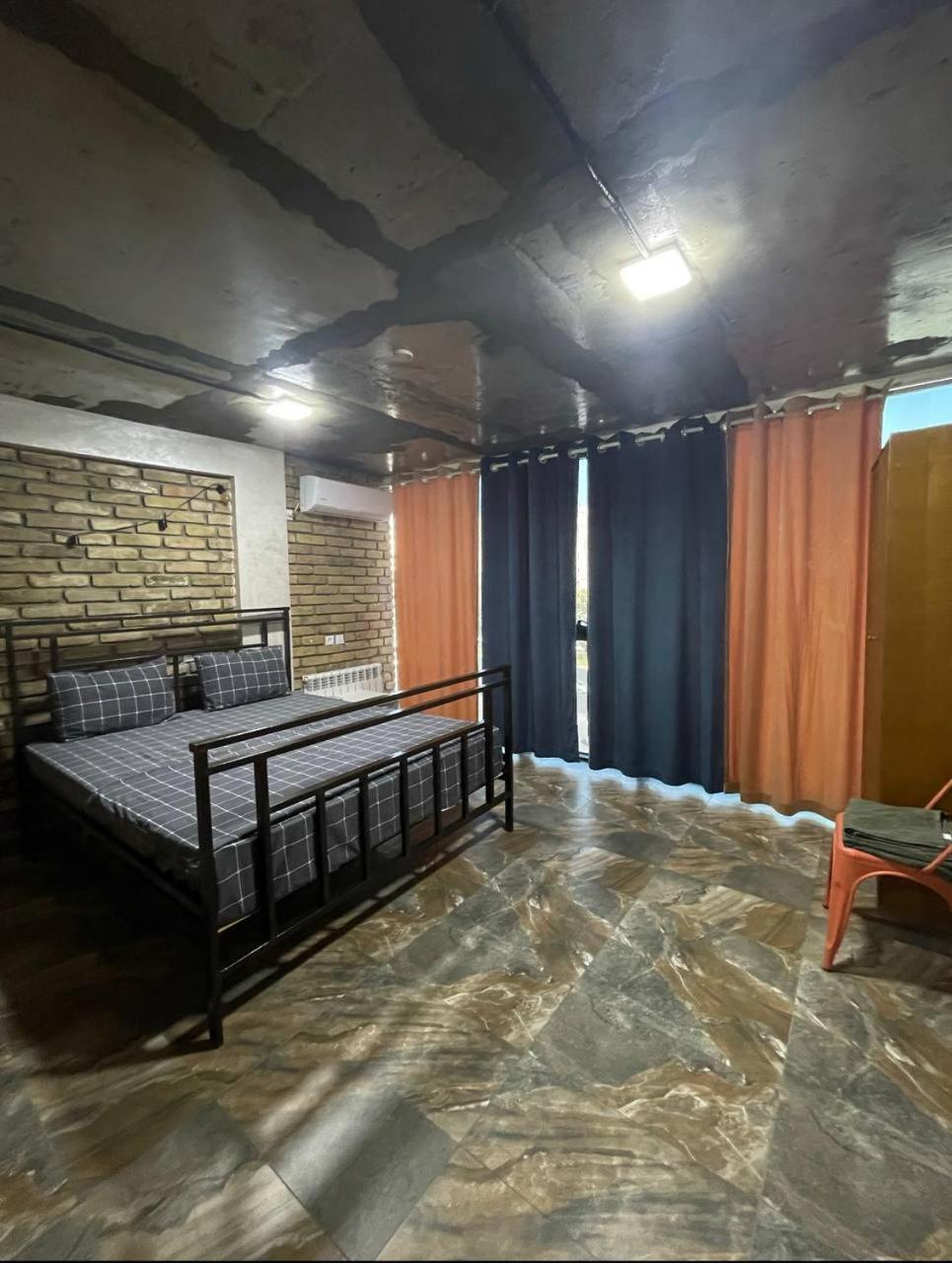 Local Hotel Tashkent Luaran gambar