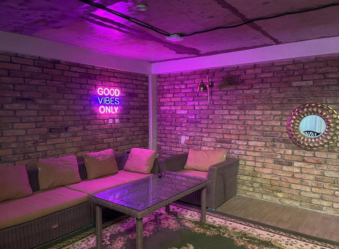 Local Hotel Tashkent Luaran gambar